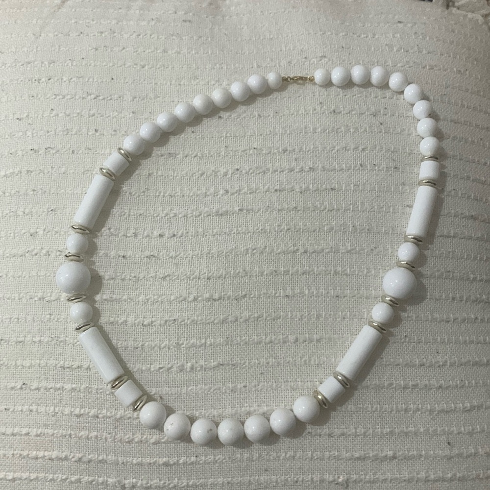 Vintage 1970’s White Beaded Necklace